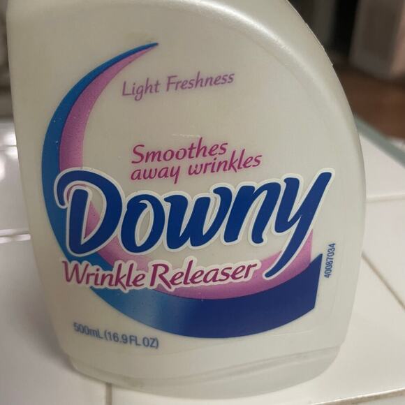 Vintage Downy Wrinkle Releaser Spray Discontinued Original Formula - Picture 3 of 4